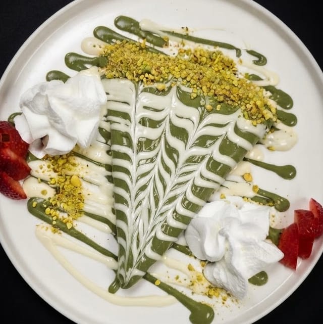 Pistachio Crêpe.
